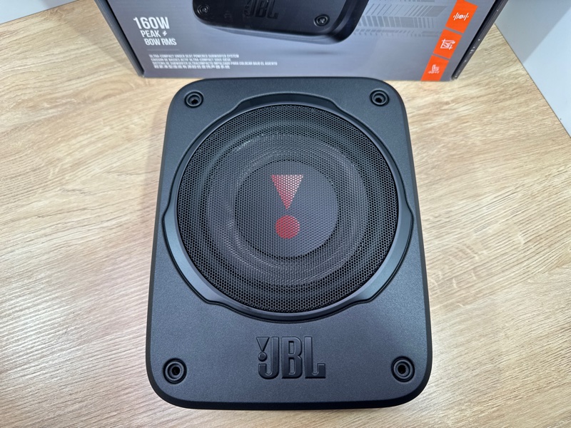 Сабвуфер Активный JBL BassPro Lite
